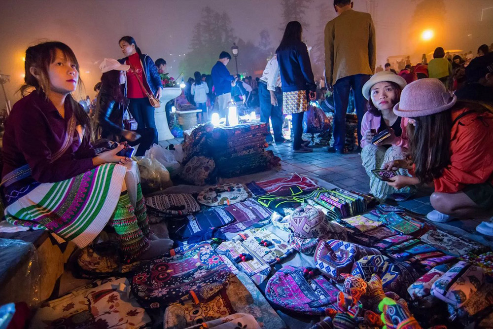 sapa-travel-Things-to-Do-in-Sapa-at-Night