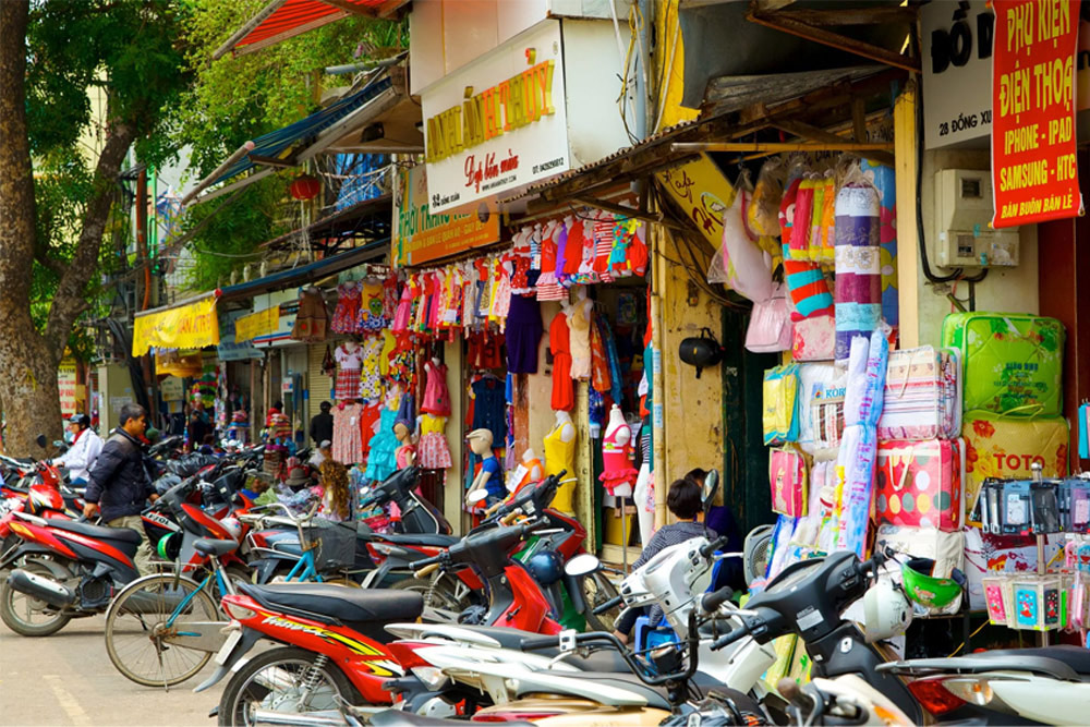 things-to-see-in-hanoi-Dong-Xuan-market