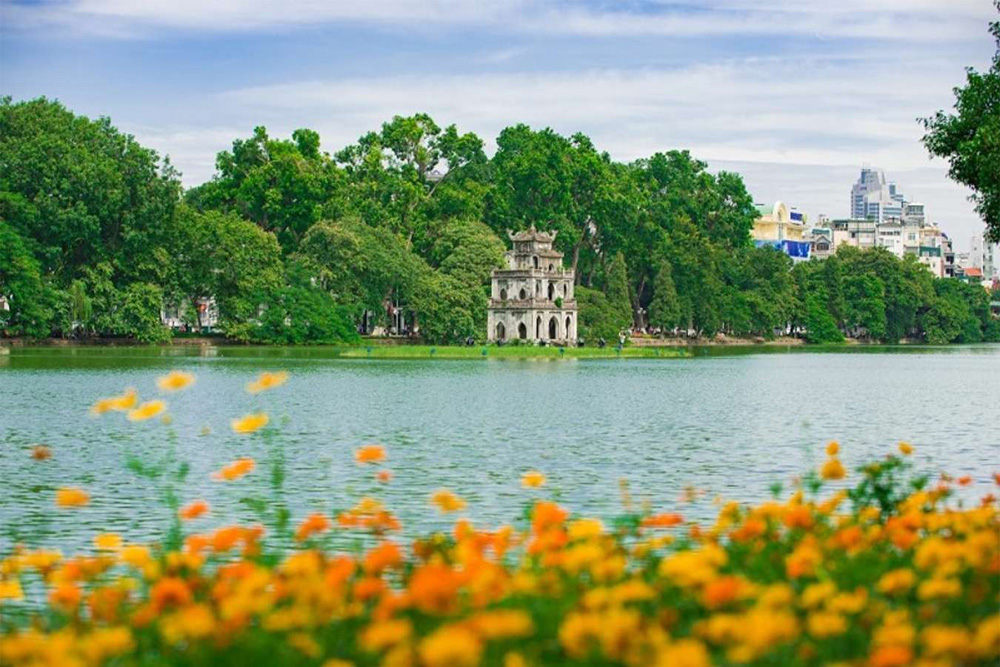 things to see in hanoi hoan kiem lake