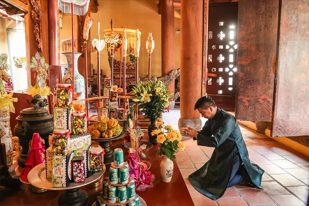bach-ma-temple-hanoi-temple-etiquette