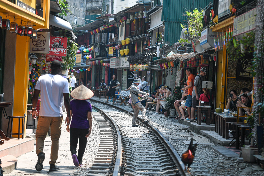 hanoi-train-street-cultural-immersion