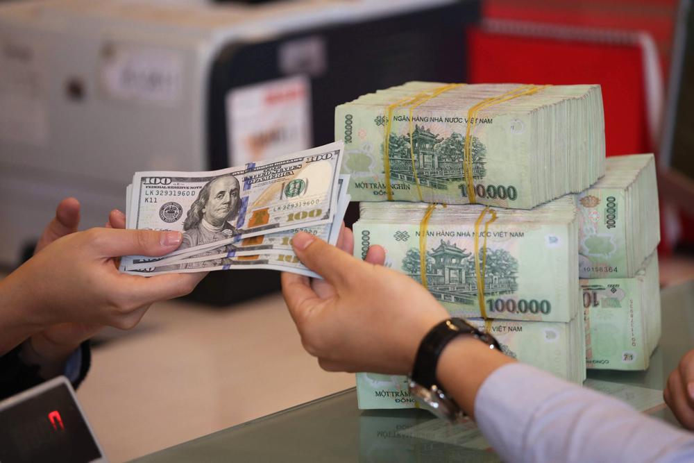 money-exchange-hanoi-Is-It-Better-to-Exchange-Money-in-Vietnam