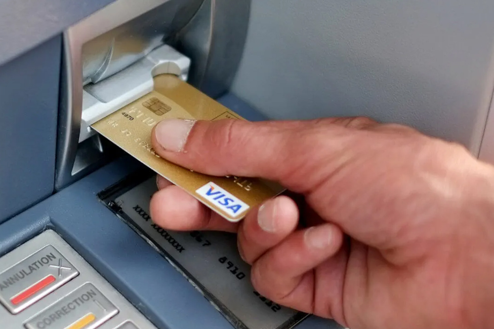 money-exchange-hanoi-Using-ATMs-The-Convenient-Cash-Withdrawal