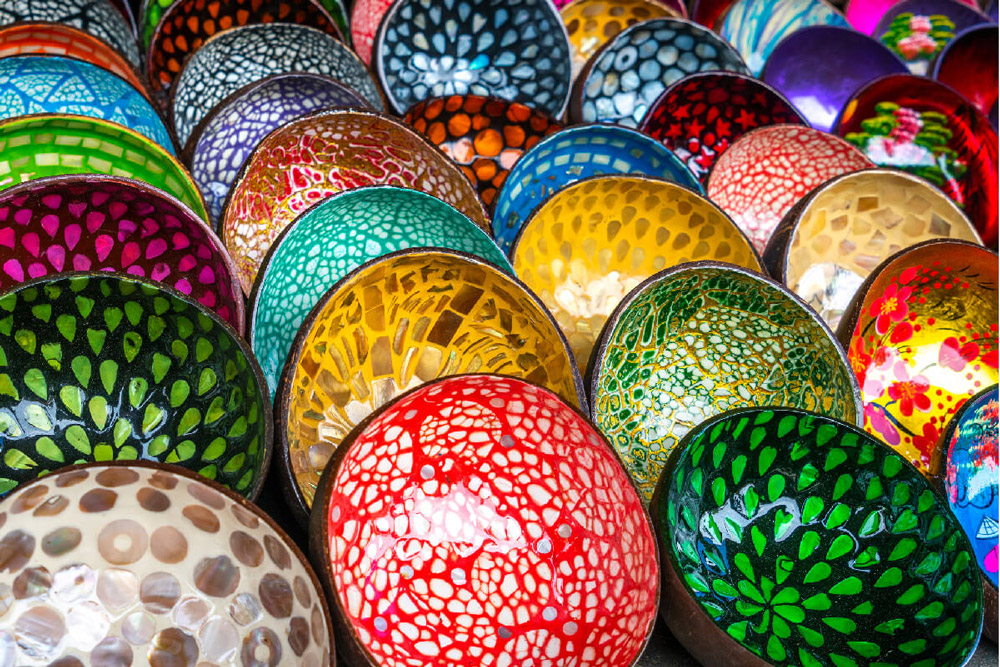 shopping-in-hanoi-5-Best-Things-to-Buy-in-Hanoi-Lacquerware-Handicrafts-The-Art