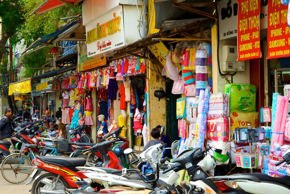 shopping-in-hanoi-Introduction-Hanoi-Shopping-Scene-Isnt-What-You-Think