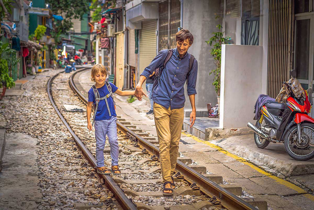 things-to-do-in-vietnam-with-kids-hanoi-train-street