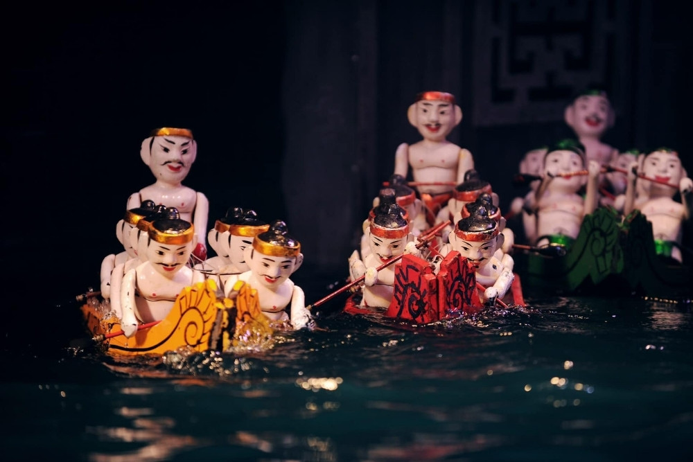Water puppet theatre Hanoi - Boat Racing