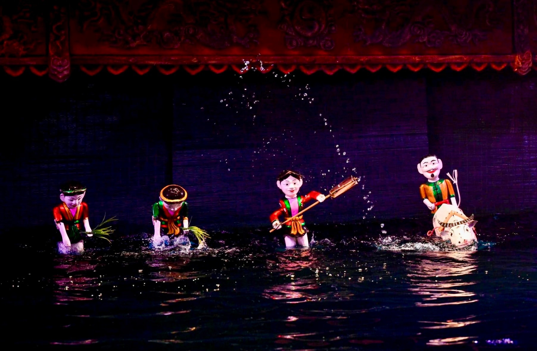 Water puppet theatre Hanoi - Rice Harvest